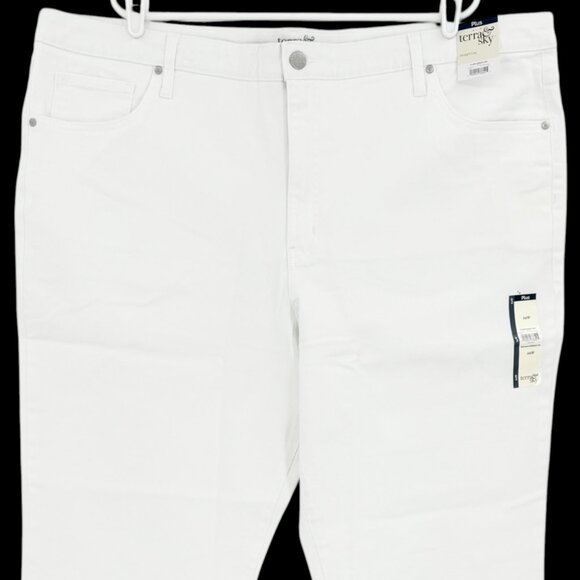NWT Terra & Sky Women's Straight High Rise Stretch White Denim Jeans Plus Sz 24W - Picture 3 of 9